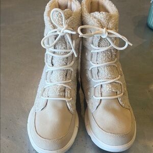 Sorel Women's Cream Sherpa Winter Boots